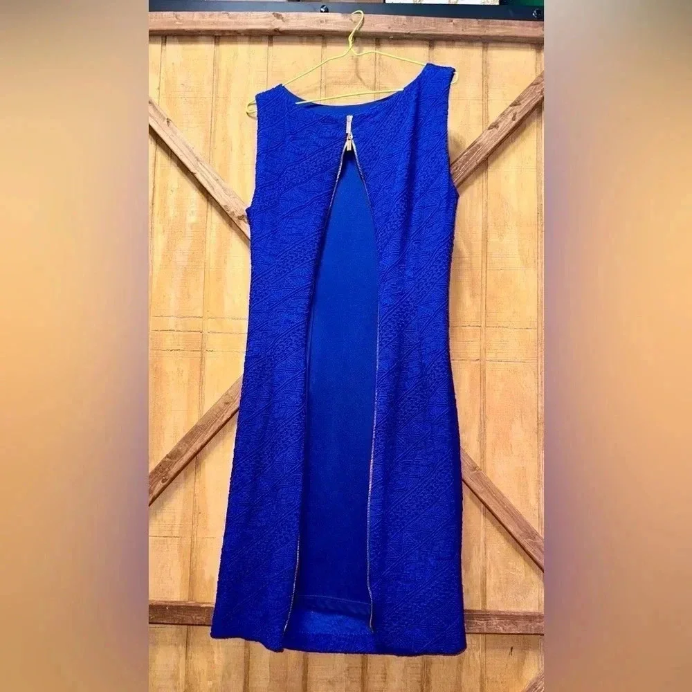 Designer Cache Royal Blue Sheath Embossed Dress size large - Picture 7 of 10